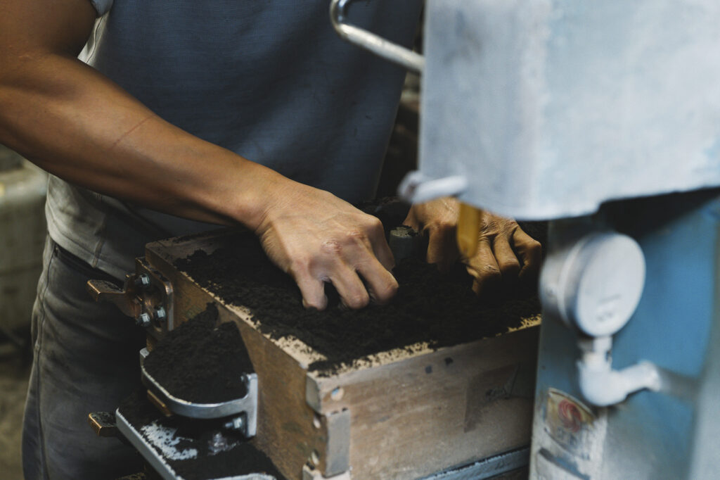 F1 モールディングマシン