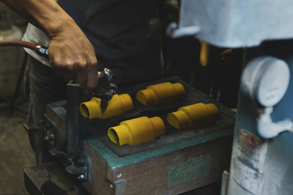 F1 モールディングマシン