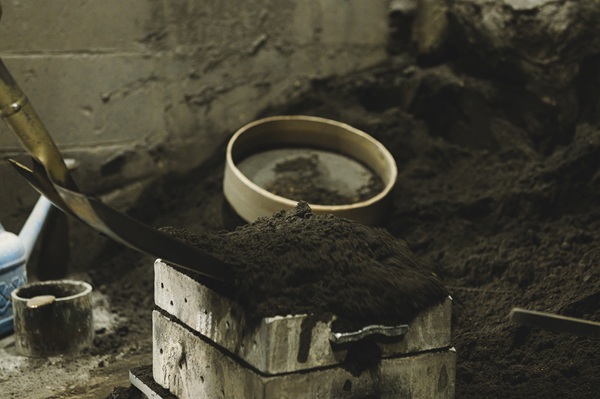 生砂：土間・手込め